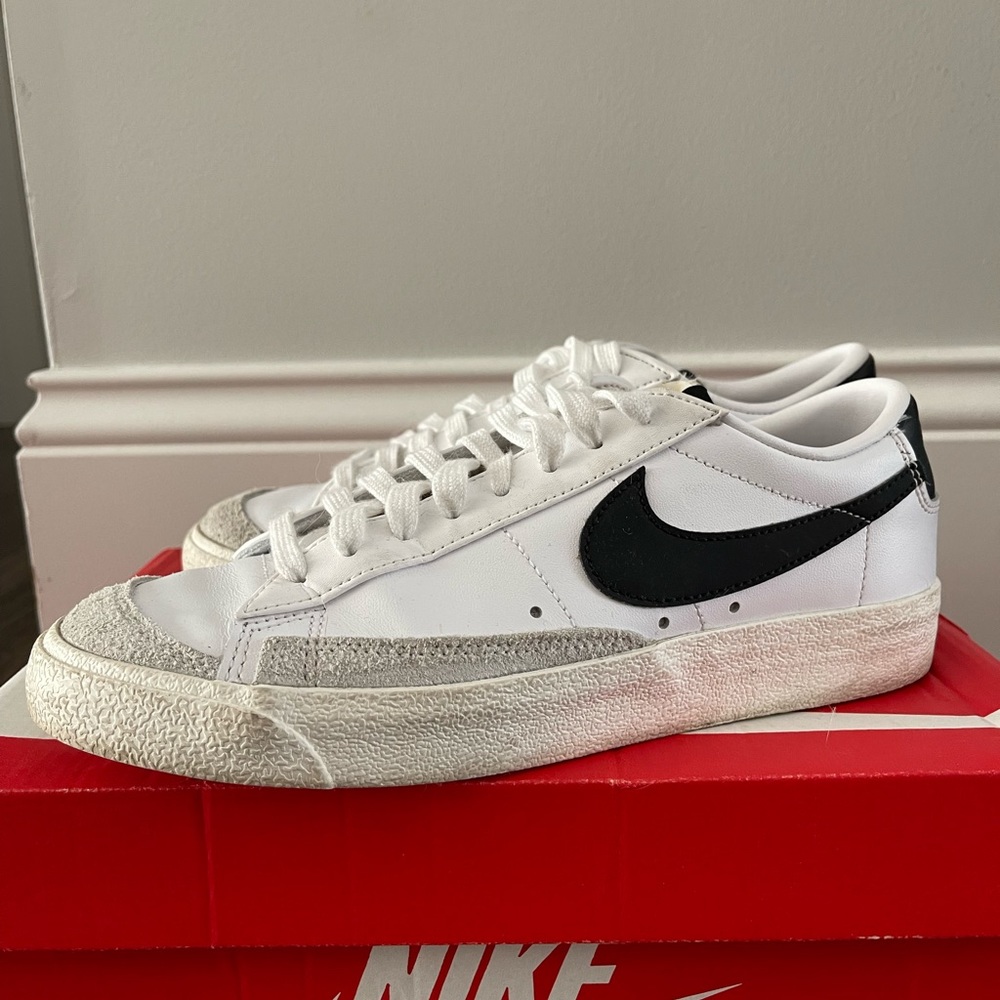 NIKE Women’s Blazer Sneaker Size 7.5 ✨